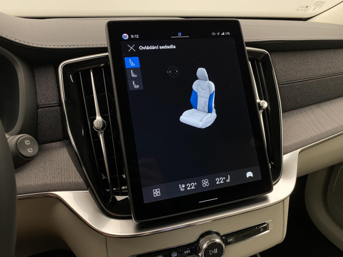 Volvo XC90 T8 AWD Plug-in BRIGHT PLUS 7m na operativní leasing