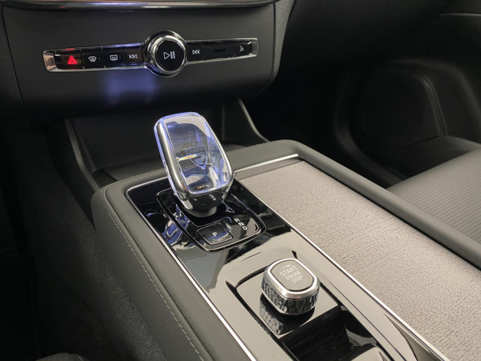 Volvo XC90 B5 AWD AUT BRIGHT PLUS na operativní leasing