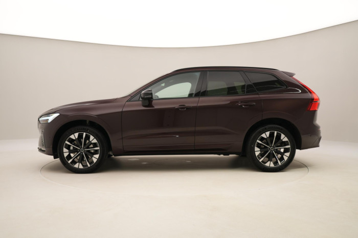 Volvo XC60 B5 AWD AUT DARK PLUS na operativní leasing