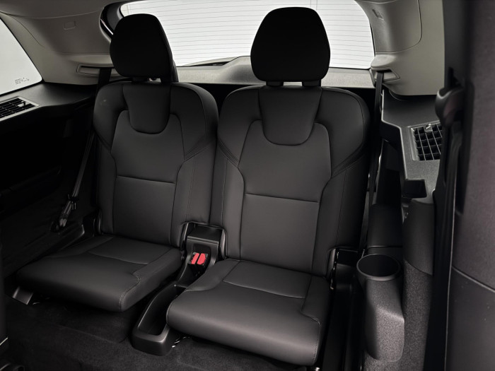 Volvo XC90 T8 AWD Plug-in BRIGHT PLUS 7m na operativní leasing