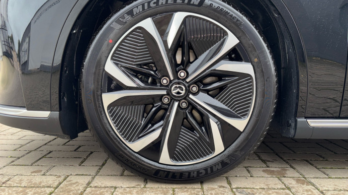 Mazda 6e 68.8 kWh Takumi - Jet Black na operativní leasing