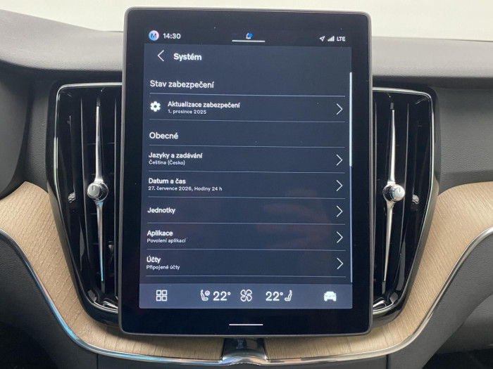 Volvo XC60 B5 AWD AUT DARK PLUS na operativní leasing