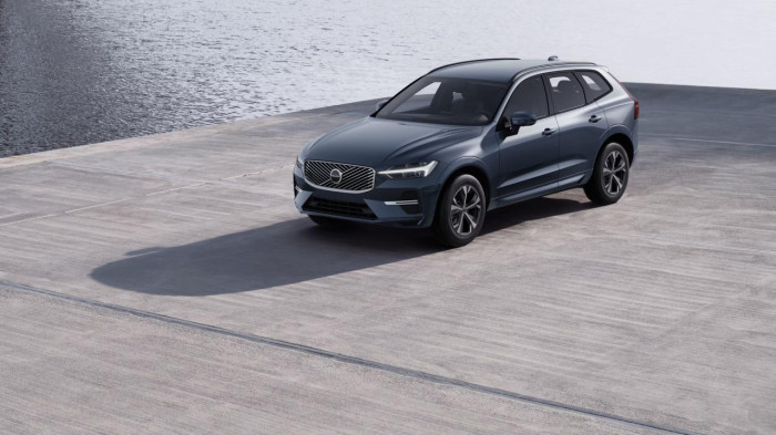 Volvo XC60 B5 AWD AUT CORE na operativní leasing