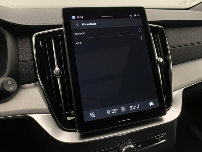 Volvo XC90 B5 AWD BLACK EDITION PLUS 7 na operativní leasing