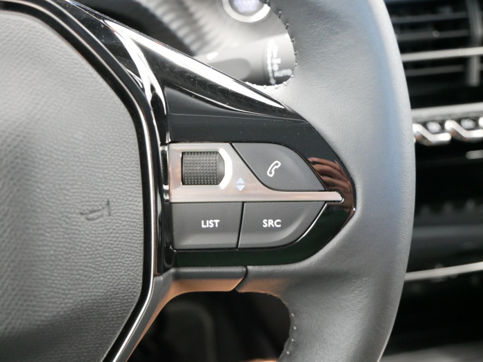 Peugeot 2008 1.2 PureTech 96 kW Allure Pack na operativní leasing