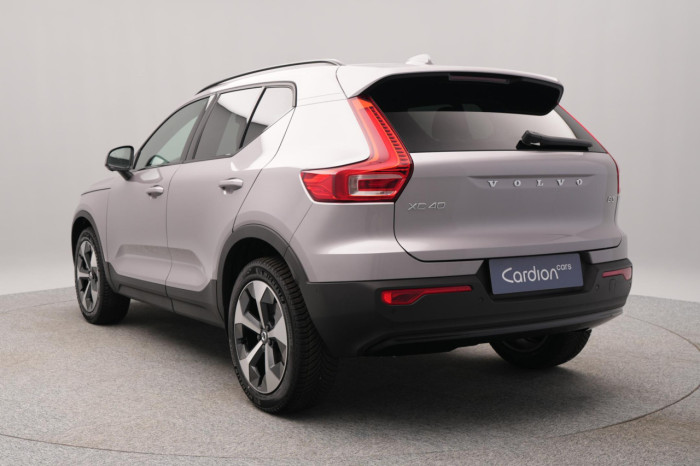 Volvo XC40 B3 AUT DARK PLUS na operativní leasing