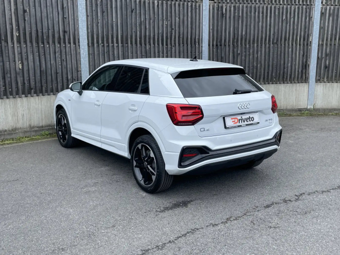 Audi Q2 S line 1.5 TFSI 110 kW Benzín Automatická převodovka na operativní leasing