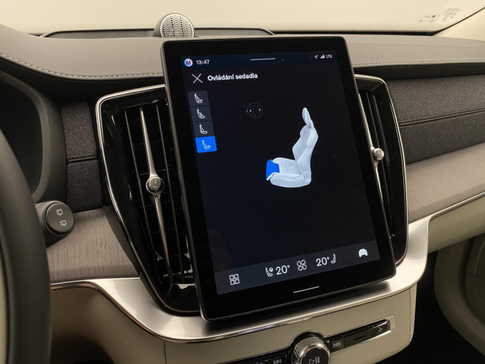 Volvo XC90 T8 AWD Plug-in BRIGHT PLUS 7m na operativní leasing