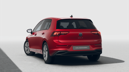 Volkswagen Golf People 1,5 eTSI 110  kW 7DSG mHEV na operativní leasing