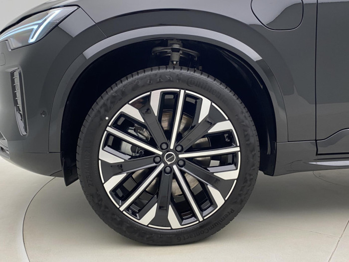 Volvo XC90 T8 AWD Plug-in DARK ULTRA na operativní leasing