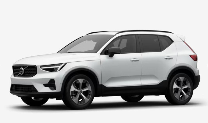 Volvo XC40 B4 AUT DARK PLUS na operativní leasing