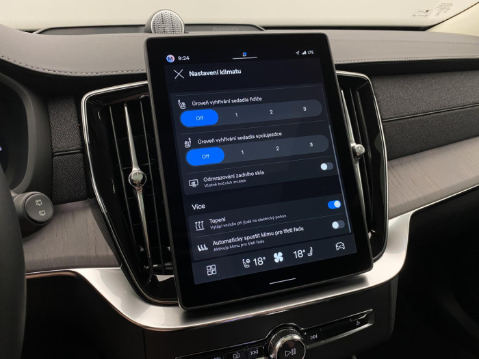 Volvo XC90 T8 AWD Plug-in DARK ULTRA na operativní leasing