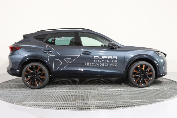 CUPRA Formentor 1.5 eTSI 150k DSG na operativní leasing