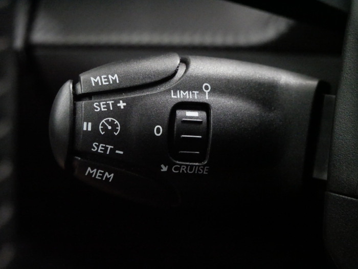 Peugeot 2008 1.2 PureTech 74 kW Active na operativní leasing