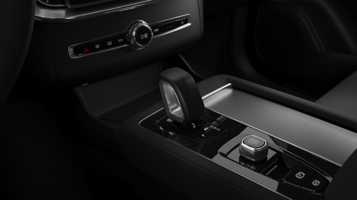 Volvo XC90 T8 AWD AUT Plug-in CORE 7míst na operativní leasing