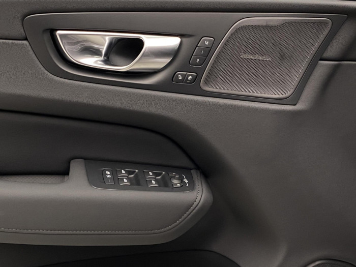 Volvo XC60 T6 AWD AUT BRIGHT PLUS na operativní leasing