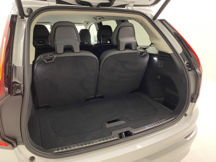 Volvo XC90 T8 AWD RECHARGE BRIGHT PLUS 7m na operativní leasing