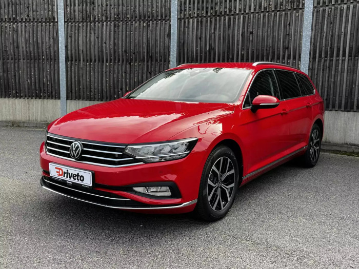 Volkswagen Passat Elegance 1.5 TSI 110 kW Benzín Automatická převodovka na operativní leasing