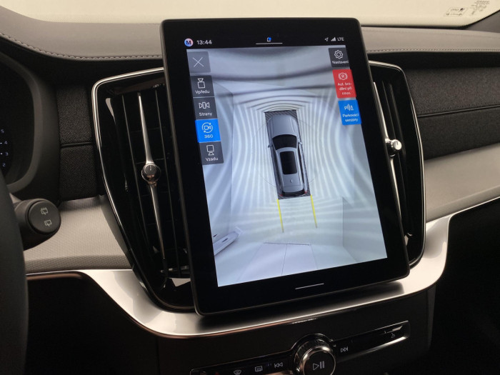 Volvo XC90 B5 AWD AUT BLACK EDITION PLUS na operativní leasing