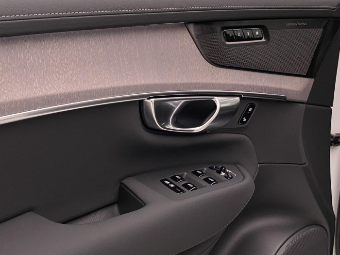 Volvo XC90 T8 AWD RECHARGE BRIGHT PLUS 7m na operativní leasing