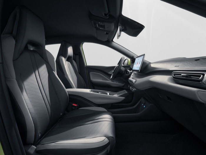 BYD Dolphin Surf Boost*kůže*LED*V2L*park. kam. na operativní leasing