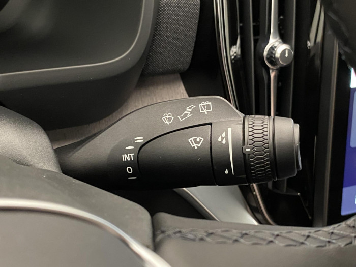 Volvo XC90 T8 AWD RECHARGE DARK PLUS 7m na operativní leasing