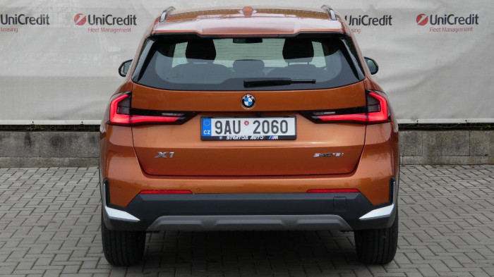 BMW X1 sDrive 18i na operativní leasing