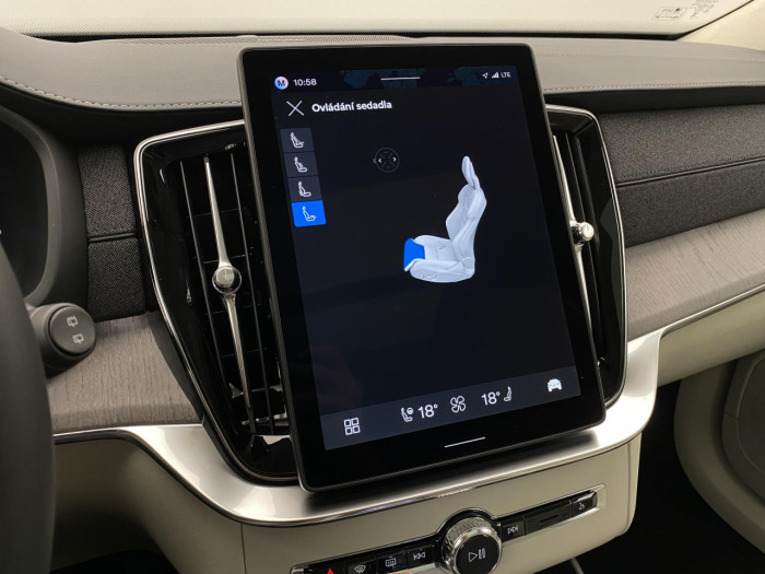 Volvo XC90 T8 AWD Plug-in DARK ULTRA na operativní leasing