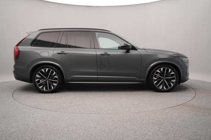 Volvo XC90 T8 AWD Plug-in DARK PLUS 7m na operativní leasing