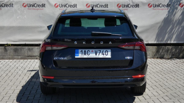 Škoda Octavia Combi 1,5 TSI DSG Style na operativní leasing
