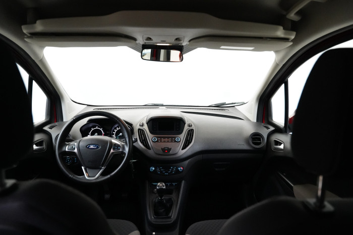 Ford Tourneo Courier 1.5 TDCi 74 kW Trend na operativní leasing