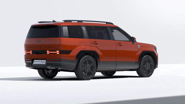 Hyundai Santa Fe Plug-in Hybrid Calligraphy 1.6 T-GDI Plug-in Hybrid 185kW 6A 4×4 na operativní leasing