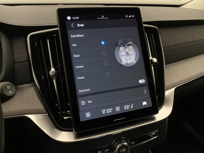 Volvo XC90 T8 AWD RECHARGE DARK PLUS 7m na operativní leasing