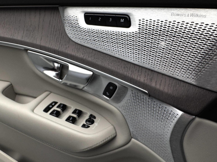 Volvo XC90 T8 AWD Plug-in BRIGHT PLUS 7m na operativní leasing
