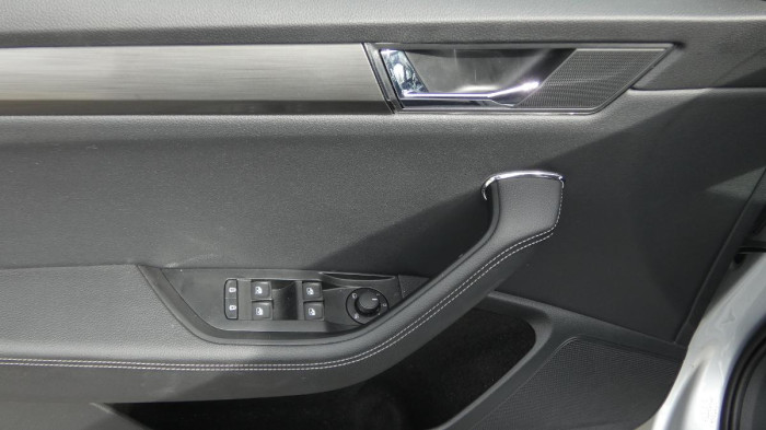 Škoda Superb Combi 2,0 TDI DSG Style na operativní leasing