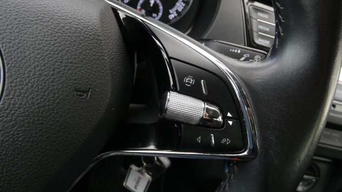 Volvo V60 B5 AWD Momentum Pro na operativní leasing