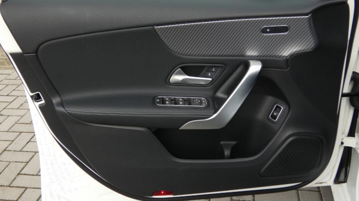 Mercedes-Benz Třídy A 180 Sedan Progessive na operativní leasing