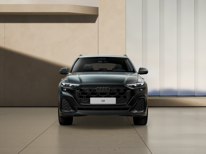 Audi Q8 SUV TDI quattro 210 kW na operativní leasing