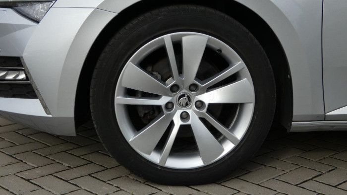 Škoda Superb 1.4 TSI iV Ambition DSG na operativní leasing