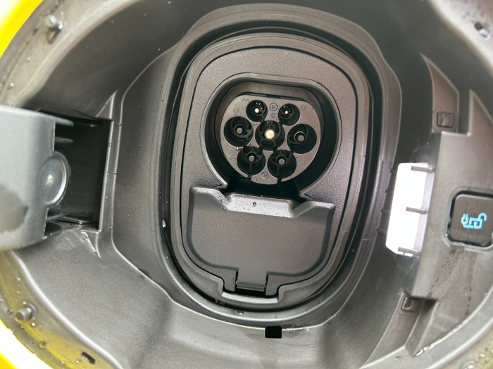 GEN-E 43kWh dojezd 123kW/168 k na operativní leasing