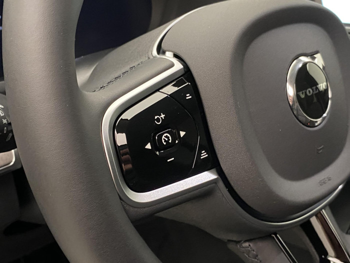 Volvo XC90 B5 AWD AUT BRIGHT PLUS na operativní leasing