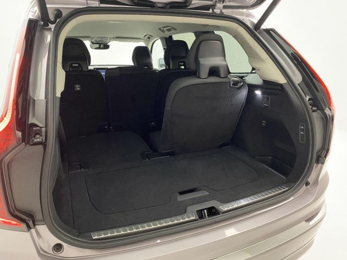 Volvo XC90 T8 AWD RECHARGE BRIGHT PLUS 7m na operativní leasing