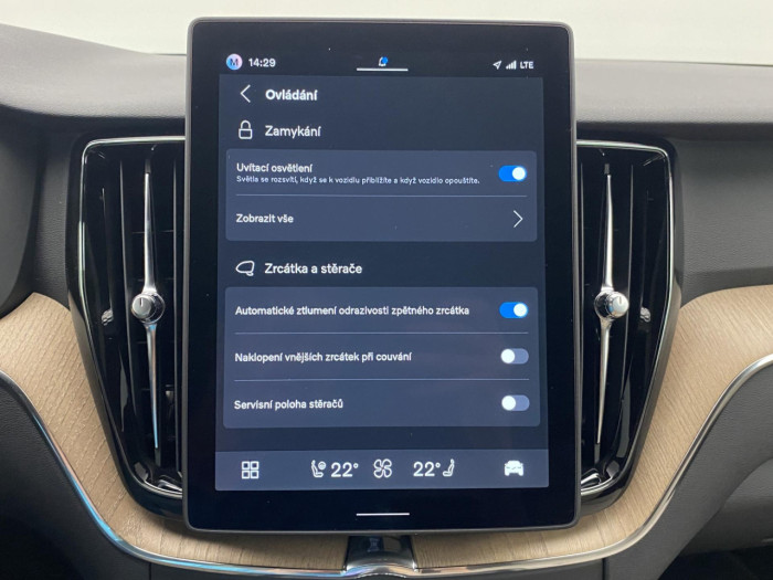 Volvo XC60 B5 AWD AUT DARK PLUS na operativní leasing