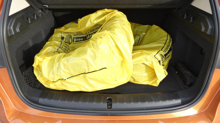 BMW X1 sDrive 18i Advantage na operativní leasing