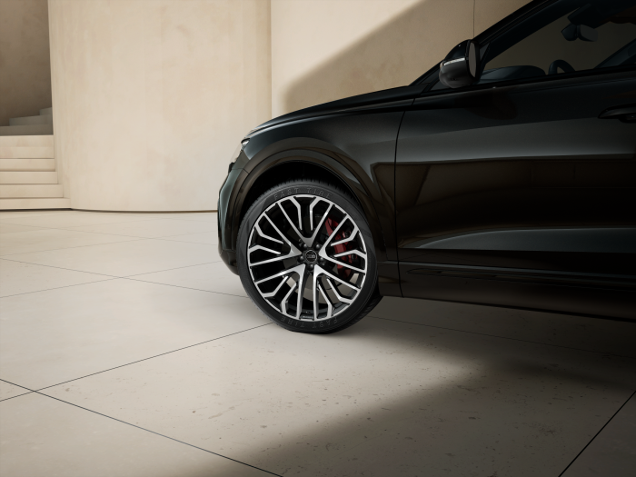 Audi Q8 SUV TDI quattro 210 kW na operativní leasing