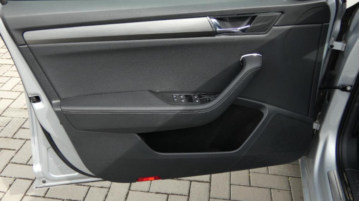 Škoda Superb Combi 2,0 TDI DSG Style na operativní leasing