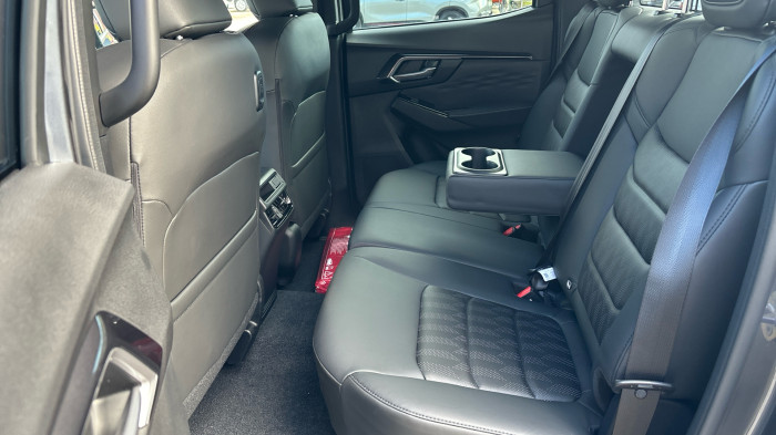 Isuzu Double cab V-CROSS 4X4 AT na operativní leasing