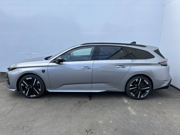 Peugeot 308 SW GT Hybrid e-DCS6 1,2 / 107kW na operativní leasing