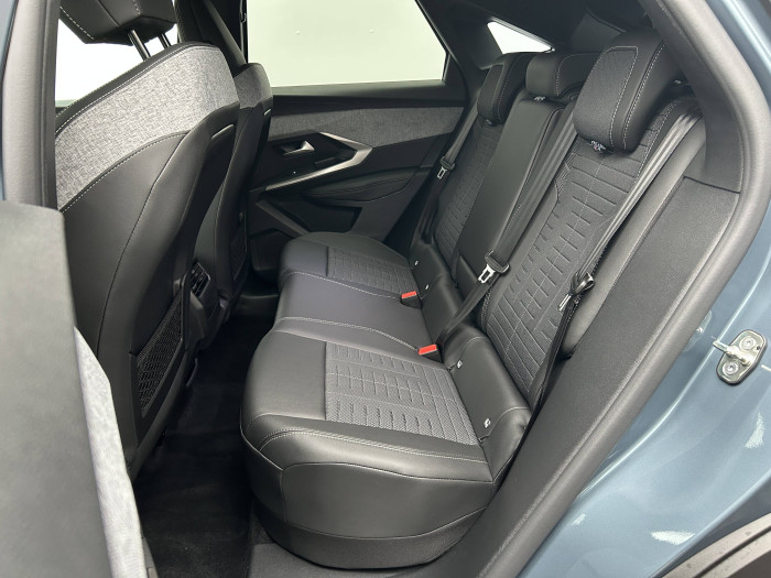 Peugeot 3008 GT e-DCS6 Hybrid / 107kW na operativní leasing