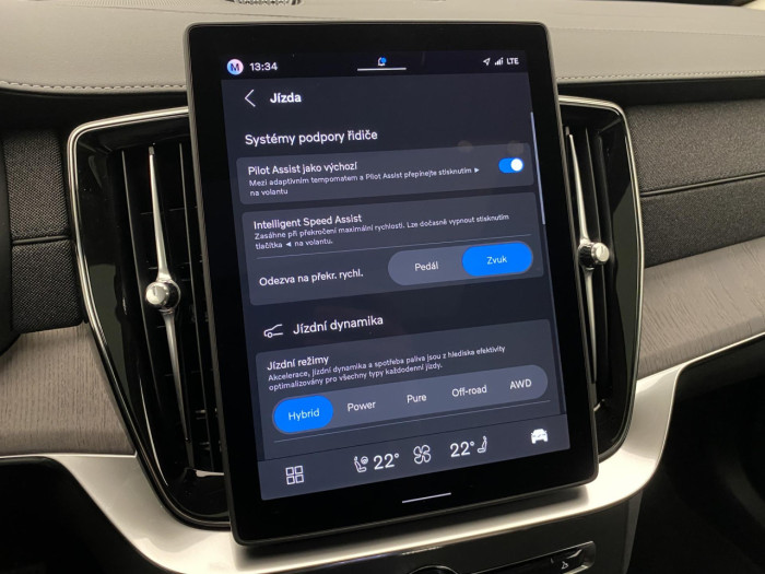 Volvo XC90 T8 AWD RECHARGE BRIGHT ULTRA na operativní leasing